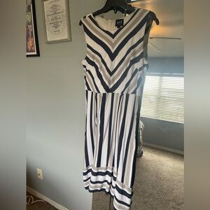 Zip-up side ECI dress